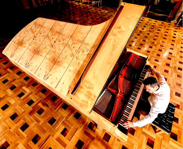 Piano large